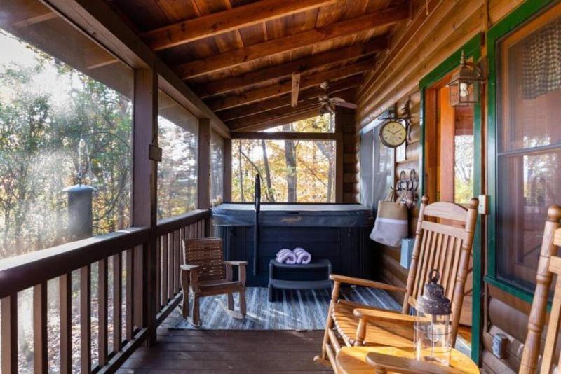 הוילה בלו רידג' Mountain Time Cabin, Hot Tub, Fire Pit, Fireplace מראה חיצוני תמונה